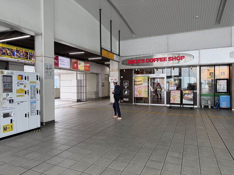 (道順2)BECK'S COFFEE SHOP 左の階段を下る。